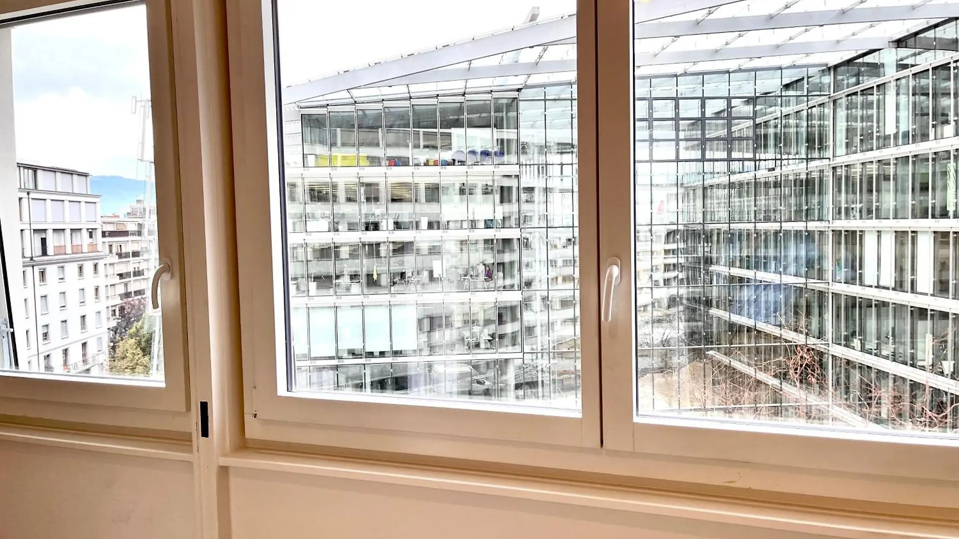 Luxury Studio Near Un & Train Station Διαμέρισμα Γενεύη